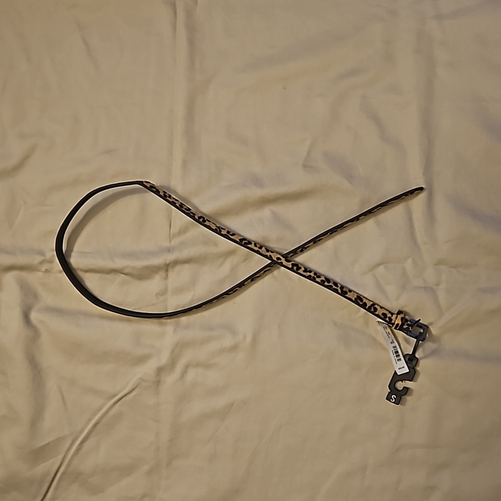 Leopard print skinny belt